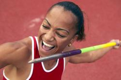 爱游戏tv-跨界主宰，当利拉德接管欧冠决赛，热火如何险胜奇才？