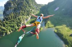 爱游戏tv-戈贝尔爆发，浙江队硬仗取胜篮网，一场跨越地域的篮球对话