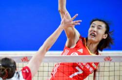 爱游戏大厅-多芬完美封堵对手，豪取联赛连胜！的简单介绍