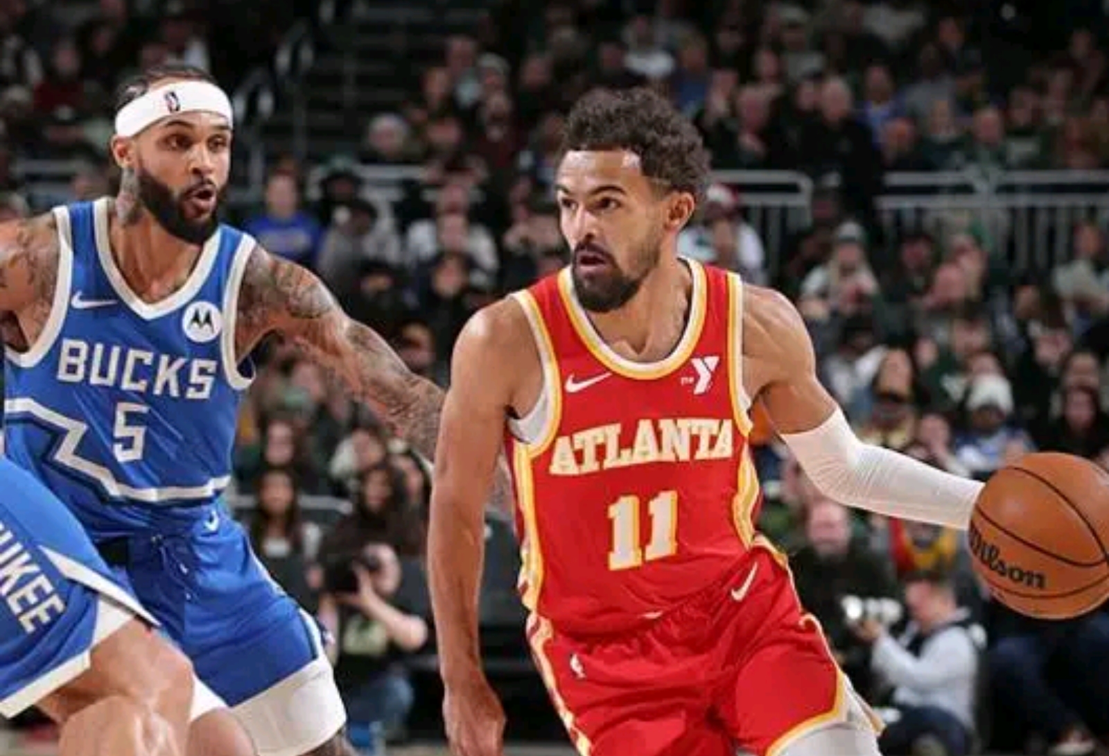 包含雄鹿队防守硬朗，对手难以找到进攻空间的词条