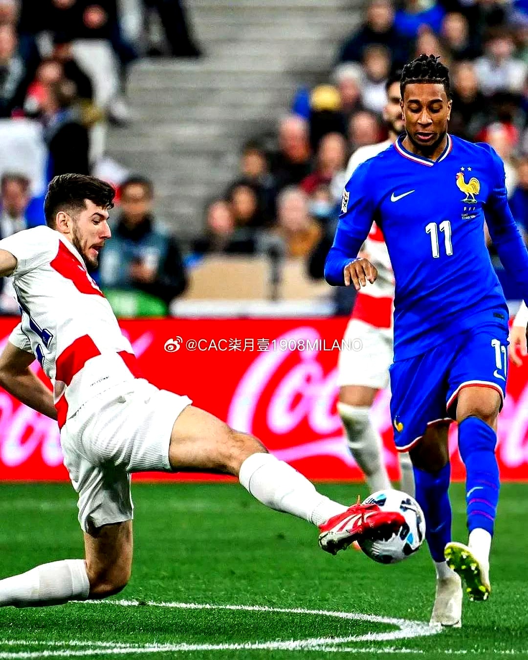 法国队在激烈对抗中胜出,晋级半决赛 法国队在激烈对抗中胜出,晋级半决赛