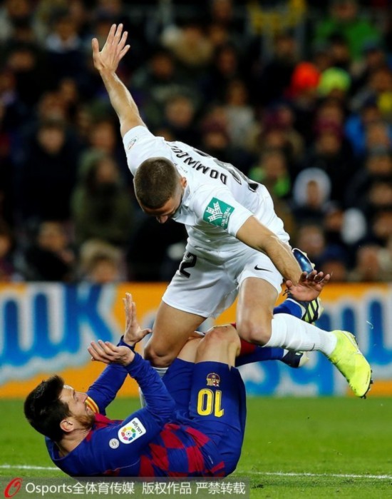 法国队在激烈对抗中胜出,晋级半决赛 法国队在激烈对抗中胜出,晋级半决赛