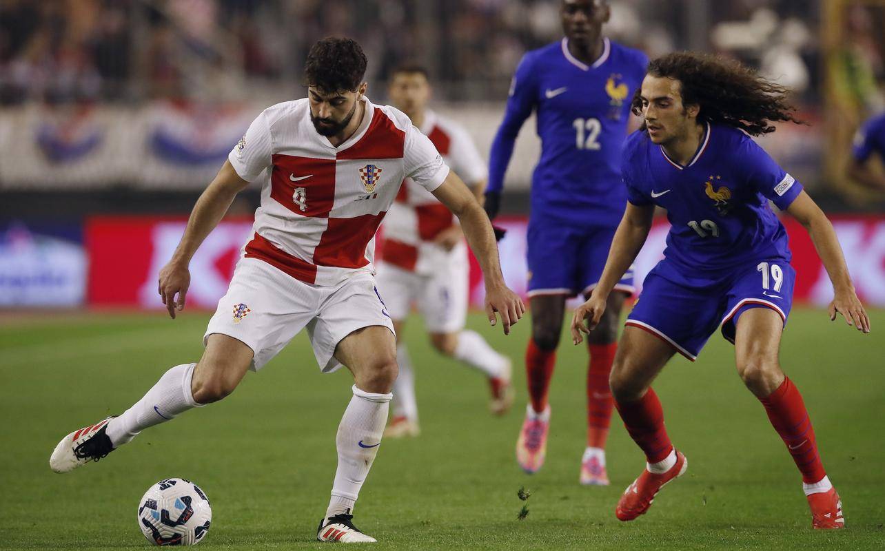 意大利与克罗地亚交锋,战火激烈 意大利与克罗地亚交锋,战火激烈