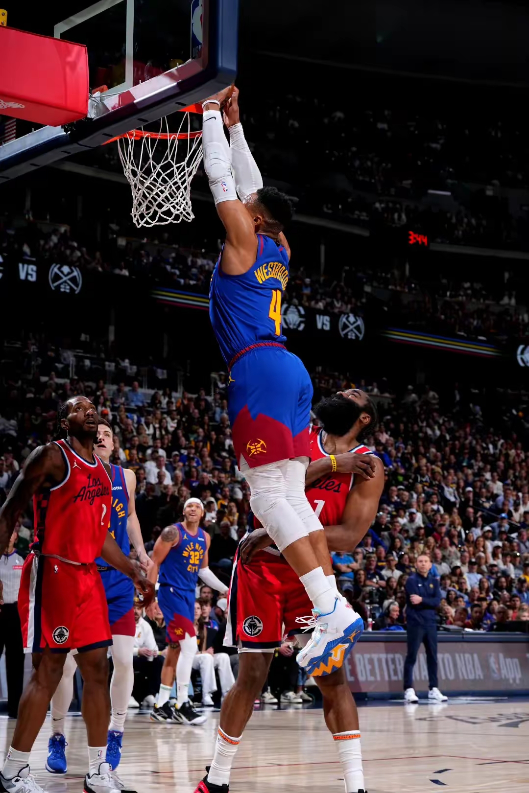 快船队防守稳固，成功守住胜局