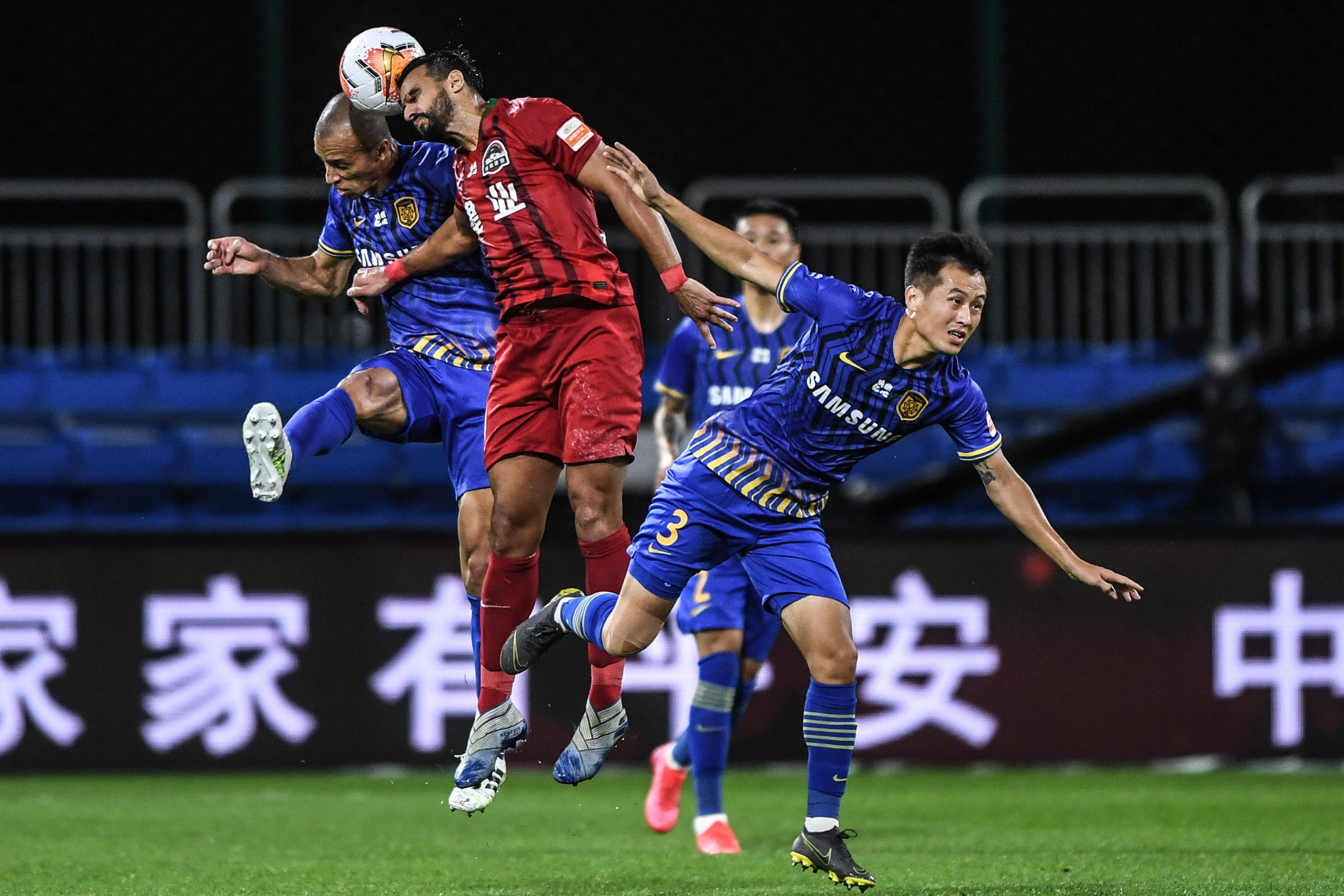 江苏苏宁客场逼平河南建业,争取上册胜利的简单介绍 江苏苏宁客场逼平河南建业,争取上册胜利的简单介绍