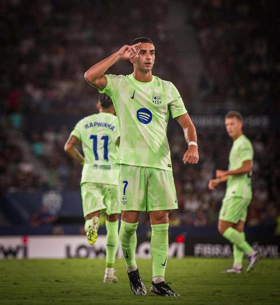 包含国际米兰鏖战墨西哥，费兰·托雷斯三分雨点燃全场的词条