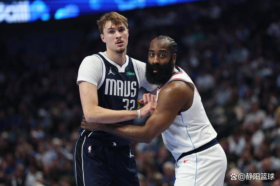 篮网B队鏖战立陶宛男篮，哈登送出助攻