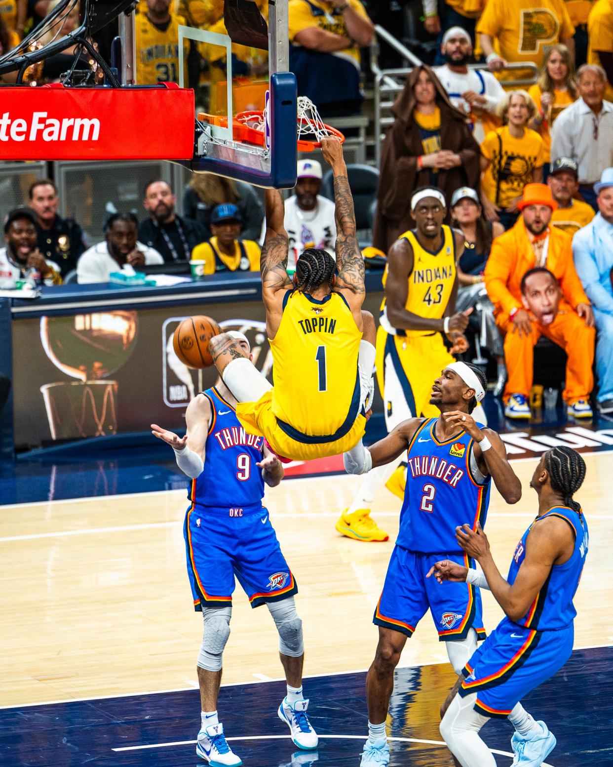 包含步行者险胜骑士，拉文统治全场的词条