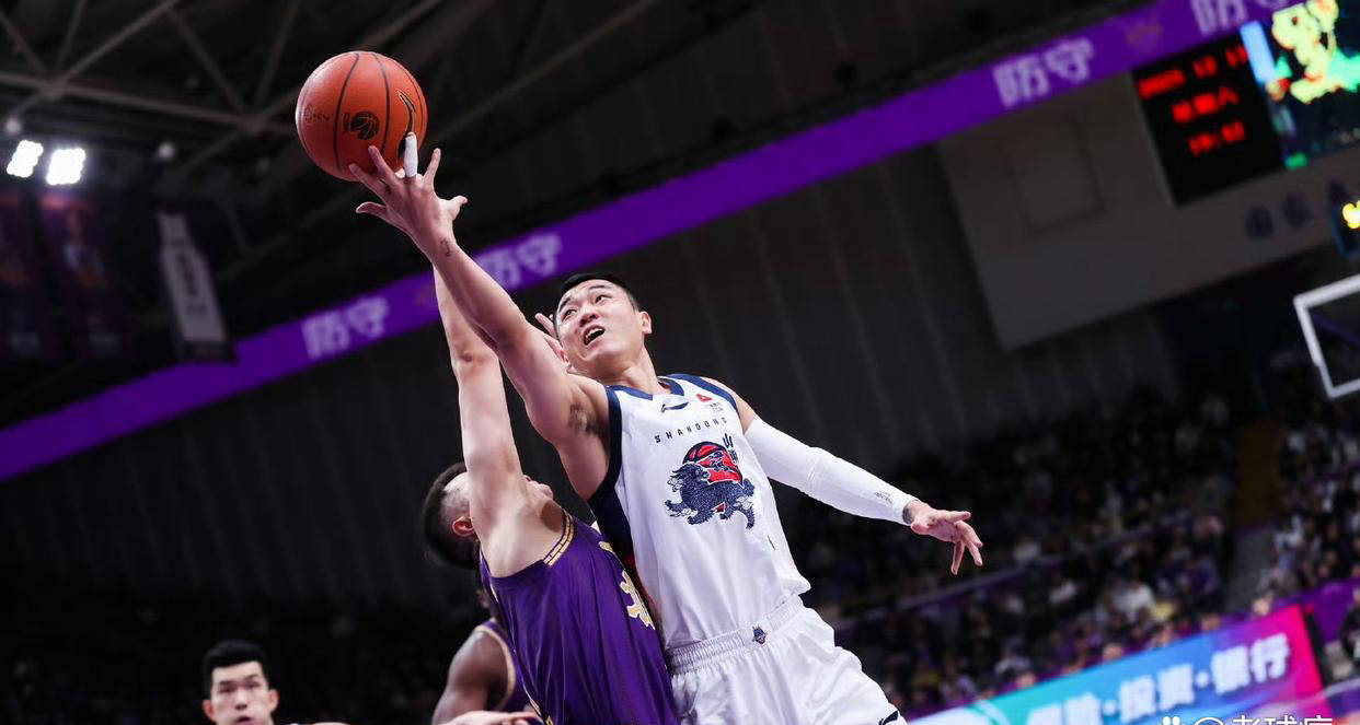 鹈鹕鏖战吉林队，高诗岩关键制胜的简单介绍