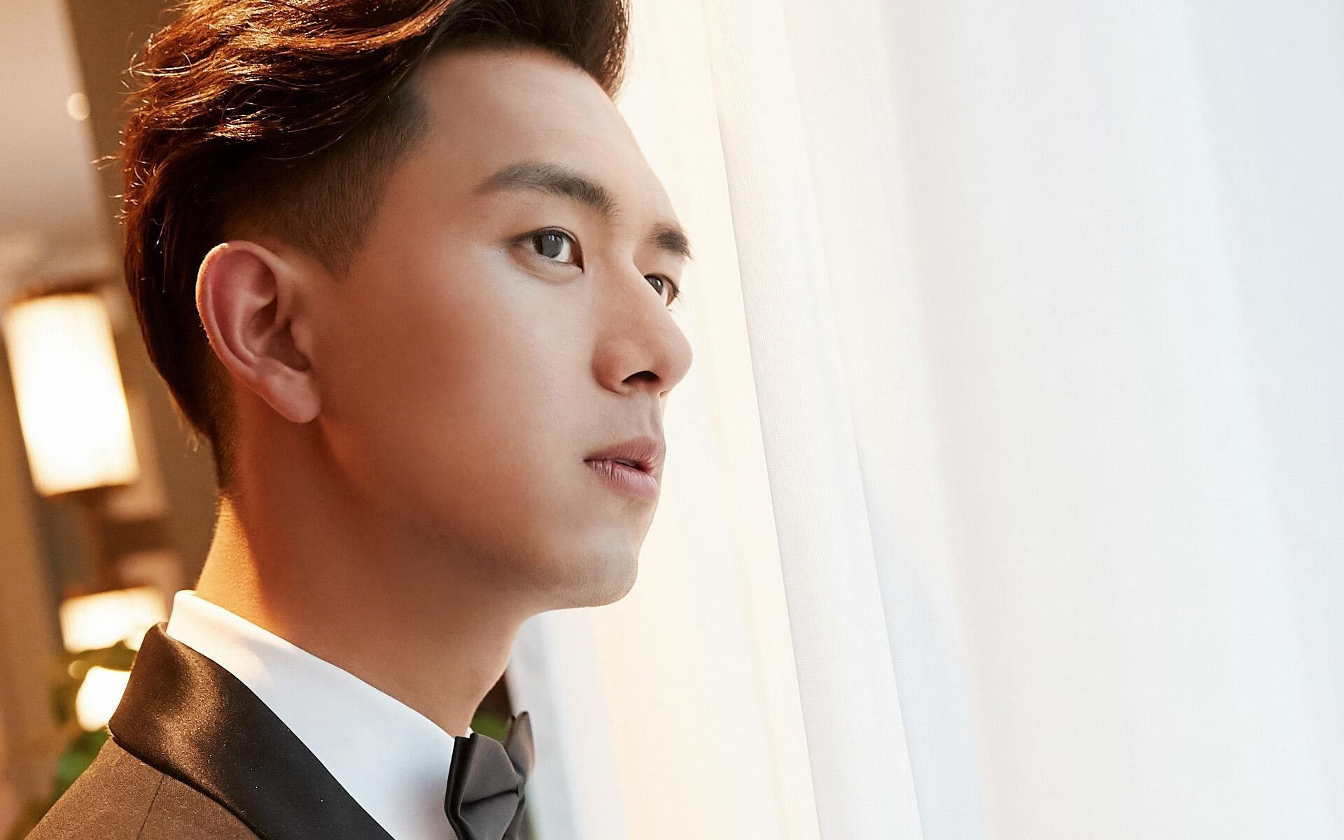 赛道与球场的双重奏，马克西F1称王，湖人血战骑士