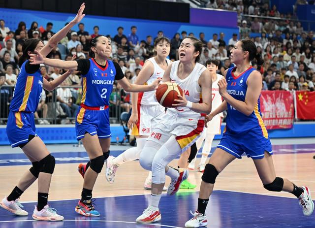 乌克兰女篮大胜伊朗！自由攻与刚毅