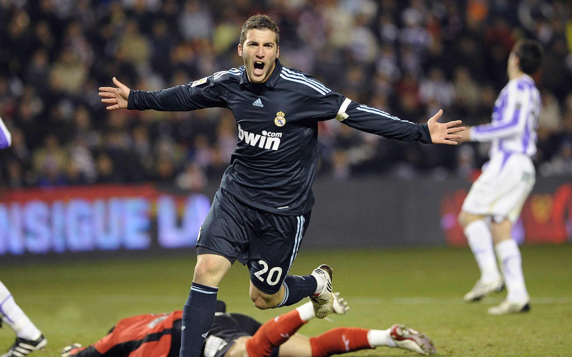 雷霆强压奇才，武切维奇末节接管比赛