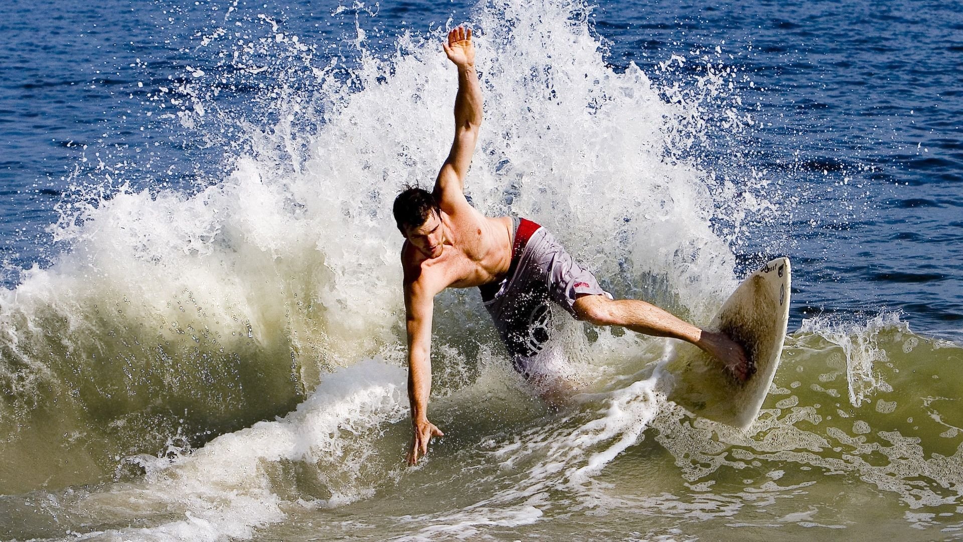 F1年度争冠之夜，锡安关键制胜，改写历史的最后一圈