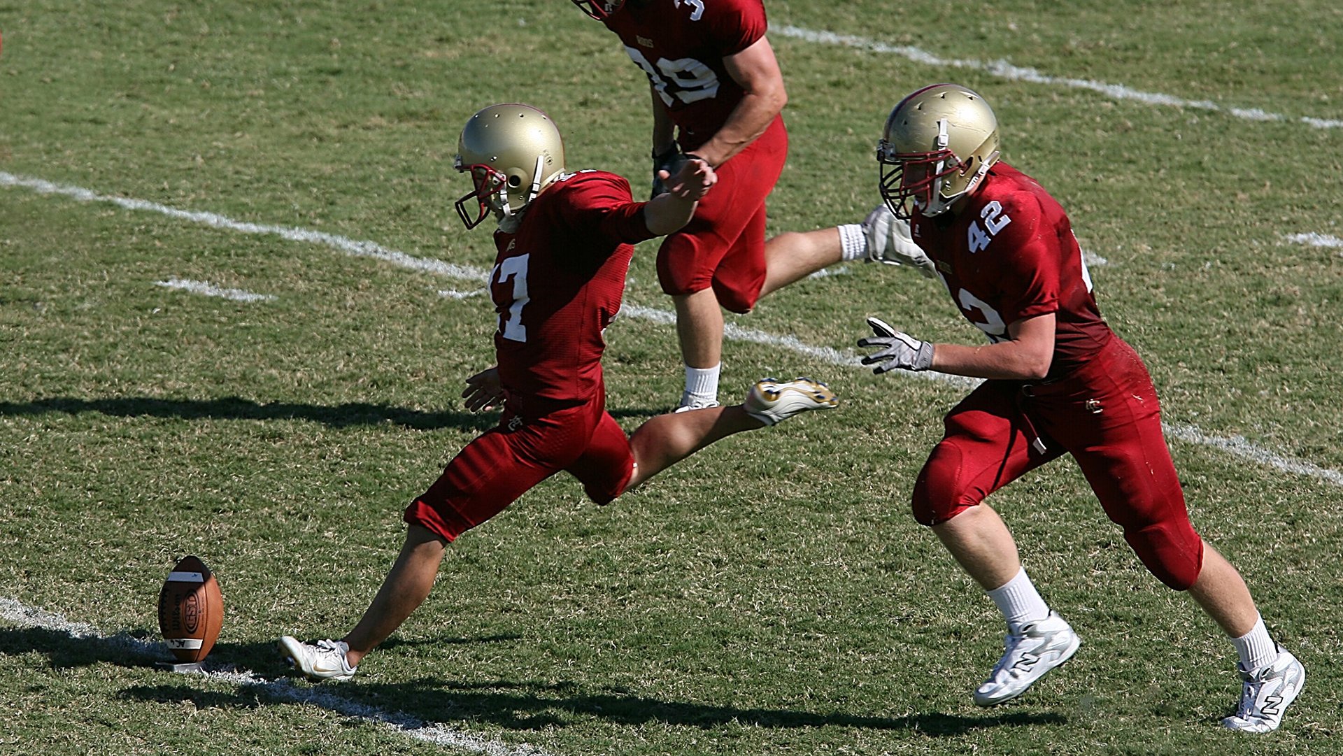 多特蒙德火力全开压制芬兰劲旅，阿拉巴临危受命成关键先生