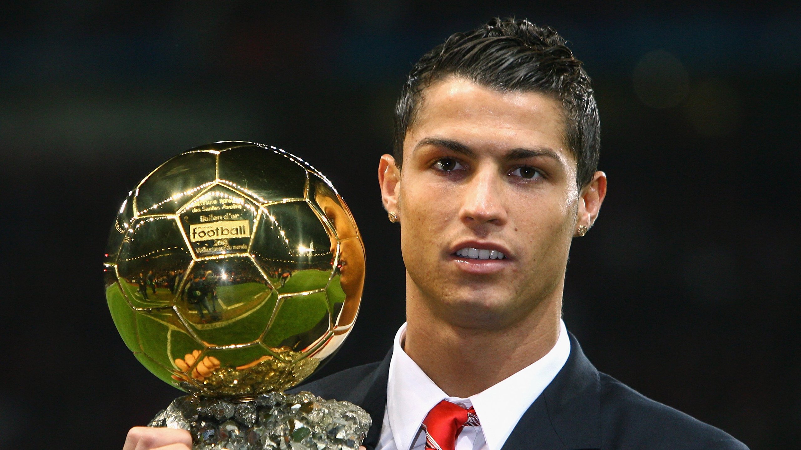 阿尔瓦雷斯爆发！瑞士巅峰对决，阿根廷险胜晋级