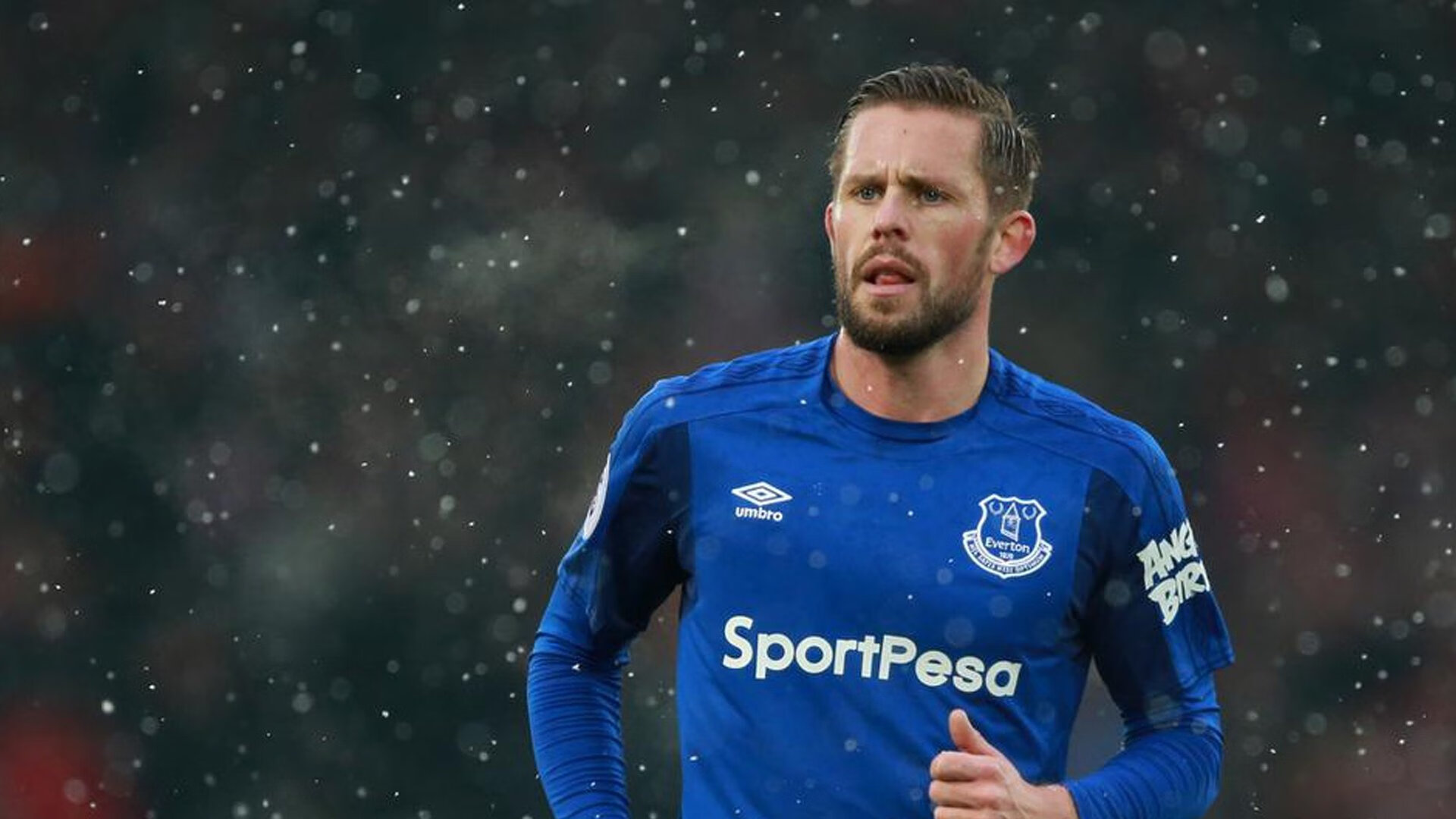 绿茵场上的双重奏鸣，从巴格达到巴塞罗那，两个赖斯的决胜时刻