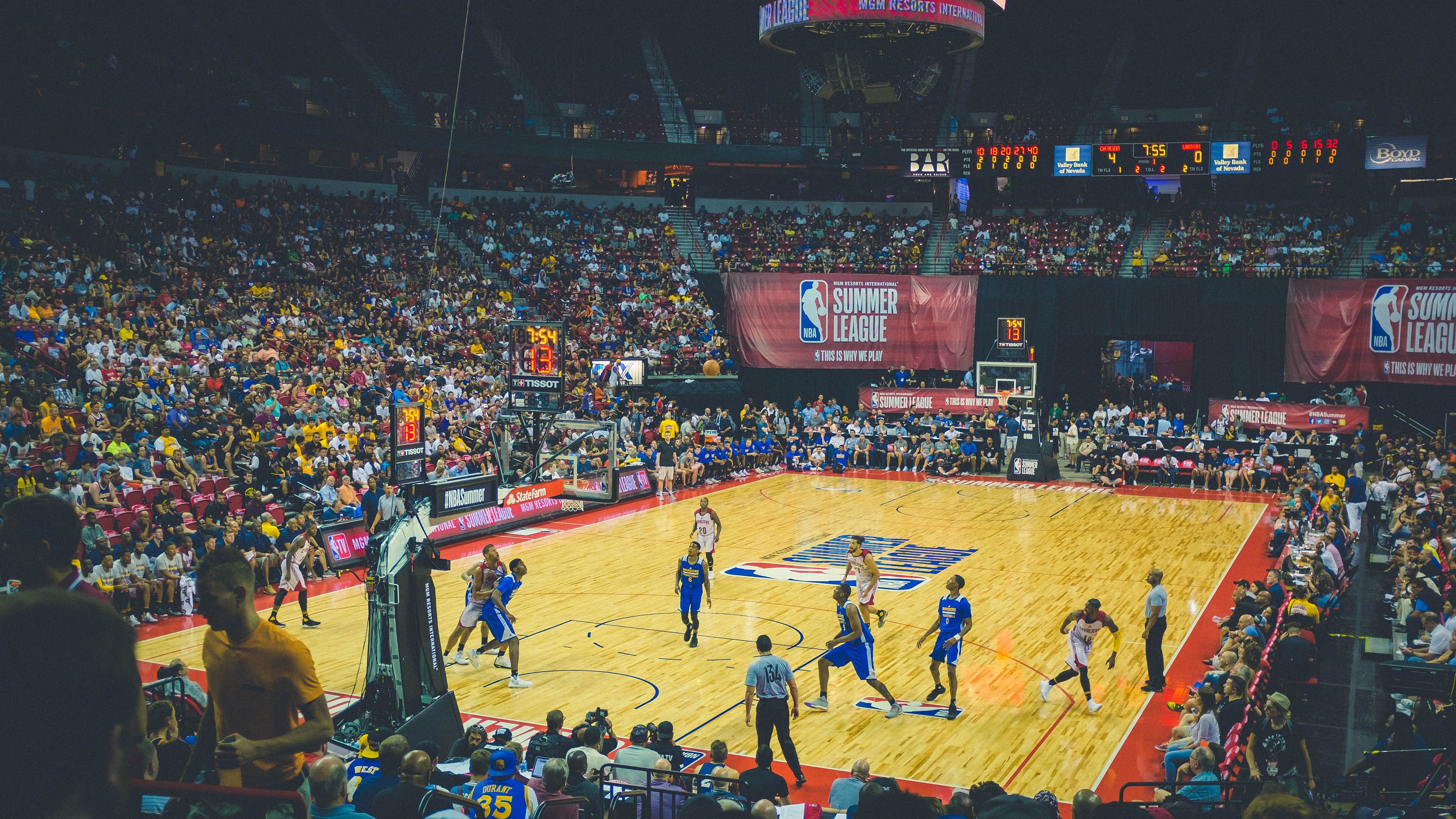 天使之翼划破地中海的夜，迪马利亚主宰战局，那不勒斯爆冷击沉摩纳哥